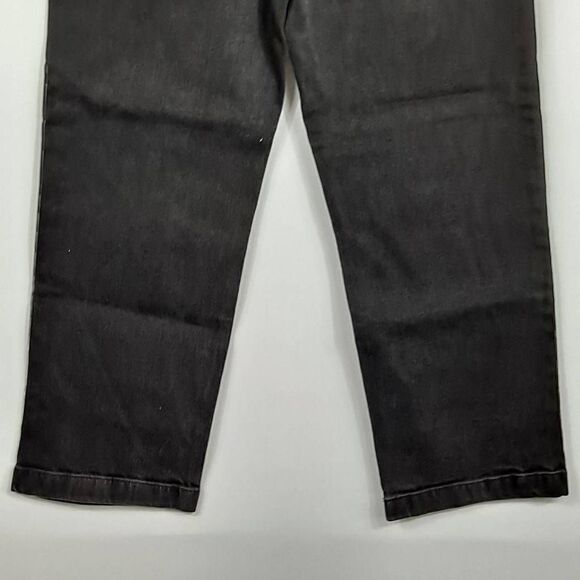 Ladies
High Rise Jeans NWT - Picture 8 of 9